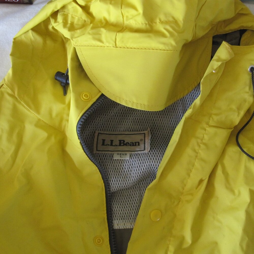 vintage L.L. Bean Yellow 100% PVC Raincoat, Style: 2463, Men's size Large - Picture 2 of 8